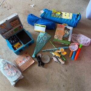 Melissa and Doug camping/fishing set